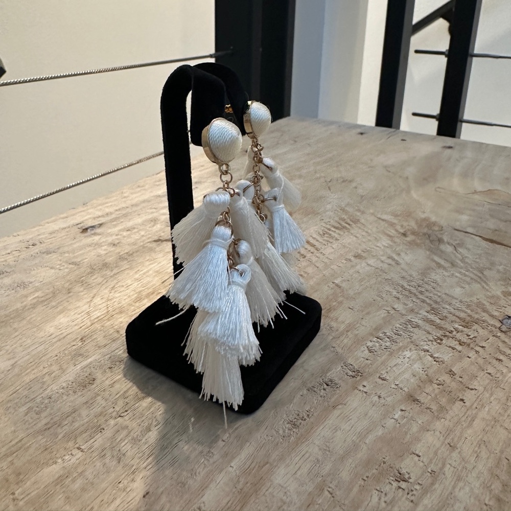 White Gold Tassel Statement Earring Xhilaration Fringe Drop Earring Coastal Chic - Picture 3 of 4
